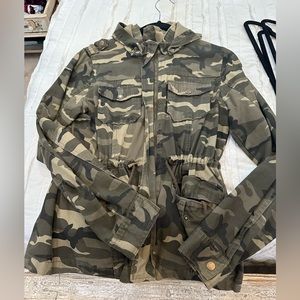 Camo zip up jacket
